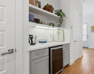 4504 Gano Street - Photo Thumbnail 7
