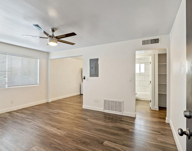 1707 N 18th - Photo Thumbnail 3