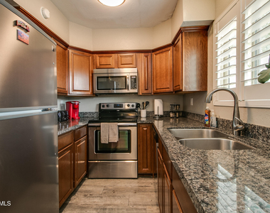 4600 N 68th Street - Photo Thumbnail 7