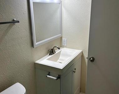 5018 Ridgecreek Drive - Photo Thumbnail 9