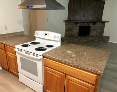 5018 Ridgecreek Drive - Photo Thumbnail 4