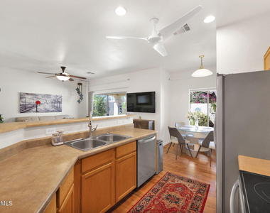 868 E Savannah Drive - Photo Thumbnail 11