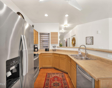 868 E Savannah Drive - Photo Thumbnail 10