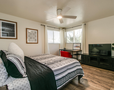 3511 E Montecito Avenue - Photo Thumbnail 18
