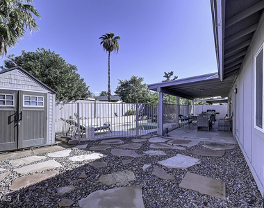 6914 E Beverly Lane - Photo Thumbnail 23