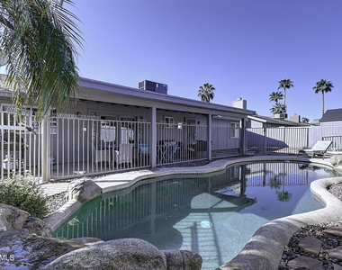 6914 E Beverly Lane - Photo Thumbnail 31