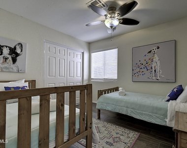 6914 E Beverly Lane - Photo Thumbnail 11