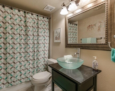 7625 E Camelback Road - Photo Thumbnail 14