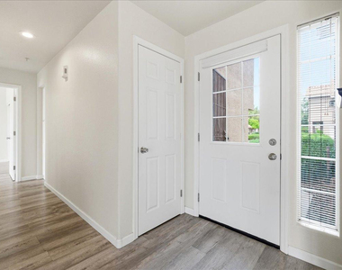 1633 E Lakeside Drive - Photo Thumbnail 23