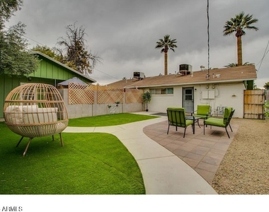 6809 E Earll Drive - Photo Thumbnail 22