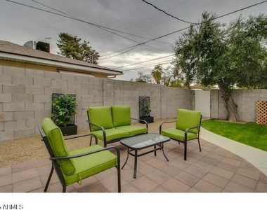 6809 E Earll Drive - Photo Thumbnail 23