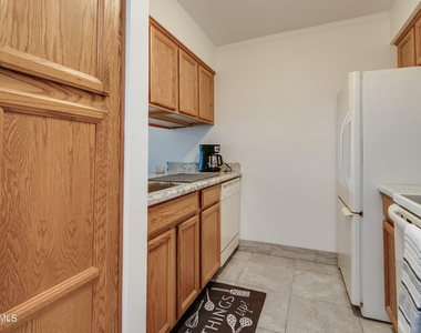 7625 E Camelback Road - Photo Thumbnail 5