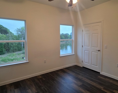 6311 White Oak Drive - Photo Thumbnail 7