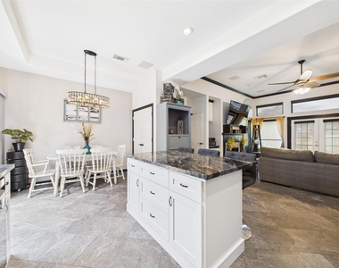 203 Las Brisas Street - Photo Thumbnail 14