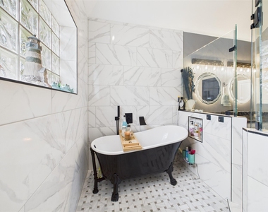 203 Las Brisas Street - Photo Thumbnail 27