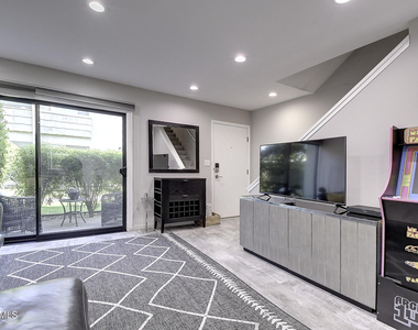 4610 N 68th Street - Photo Thumbnail 5