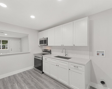4630 Clover Street - Photo Thumbnail 13