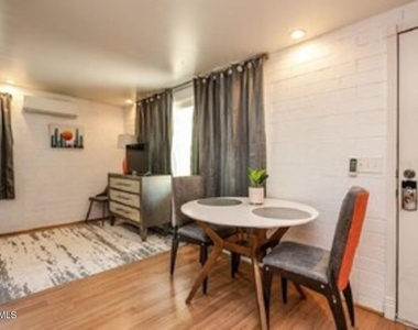830 E Maryland Avenue - Photo Thumbnail 5