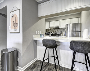7625 E Camelback Road - Photo Thumbnail 6