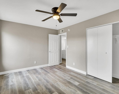 260 W 8th Avenue - Photo Thumbnail 18