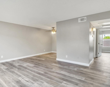 260 W 8th Avenue - Photo Thumbnail 1