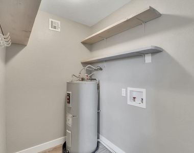260 W 8th Avenue - Photo Thumbnail 12