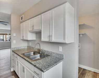 260 W 8th Avenue - Photo Thumbnail 11