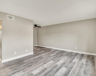 260 W 8th Avenue - Photo Thumbnail 7