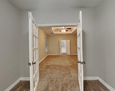 18407 Lost Maples Court - Photo Thumbnail 15
