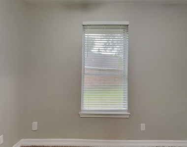 18407 Lost Maples Court - Photo Thumbnail 16