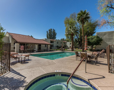 10444 N 69th - Photo Thumbnail 3