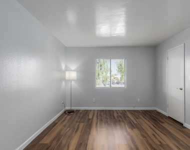 10444 N 69th - Photo Thumbnail 18