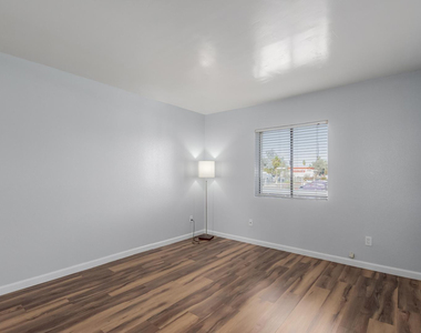 10444 N 69th - Photo Thumbnail 22