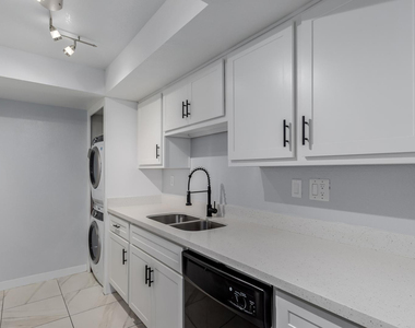 10444 N 69th - Photo Thumbnail 7