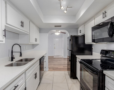 10444 N 69th - Photo Thumbnail 16
