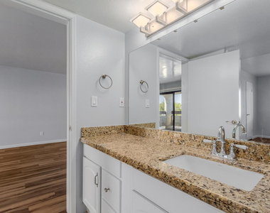 10444 N 69th - Photo Thumbnail 32