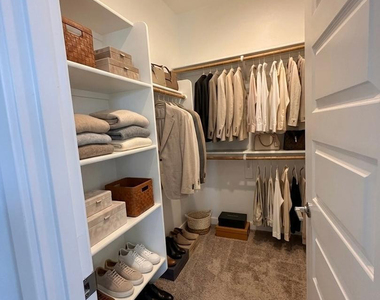 3807 S 65th Avenue - Photo Thumbnail 6