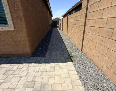 3807 S 65th Avenue - Photo Thumbnail 13