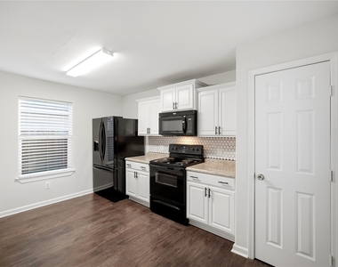 12731 Mystic Water Lane - Photo Thumbnail 8