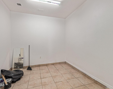 15213 N 55th Way - Photo Thumbnail 36