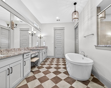 2072 Laurie Darlin Drive - Photo Thumbnail 13