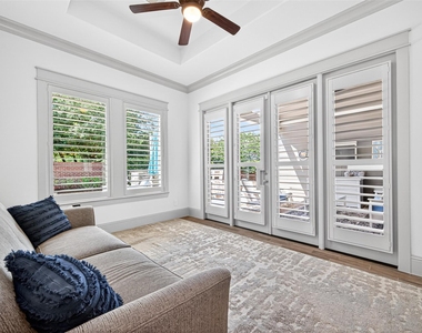 2072 Laurie Darlin Drive - Photo Thumbnail 10