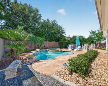 2072 Laurie Darlin Drive - Photo Thumbnail 33