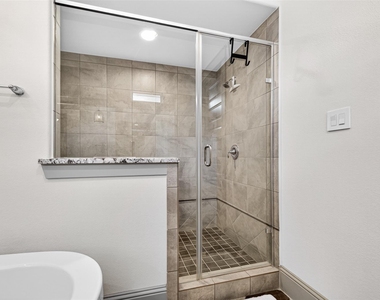 2072 Laurie Darlin Drive - Photo Thumbnail 14