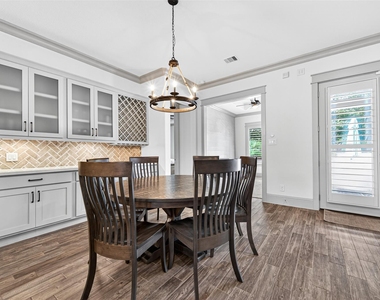 2072 Laurie Darlin Drive - Photo Thumbnail 4