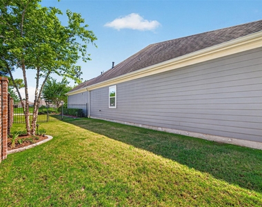 2072 Laurie Darlin Drive - Photo Thumbnail 32