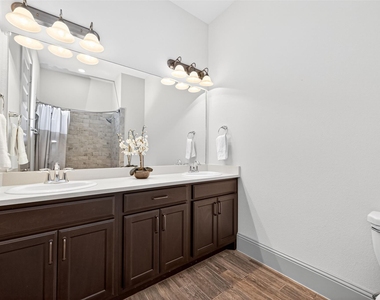 2072 Laurie Darlin Drive - Photo Thumbnail 21