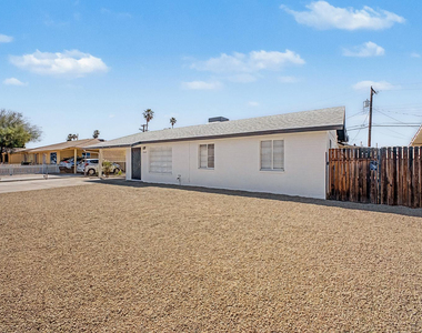 3519 W Orchid Lane - Photo Thumbnail 1