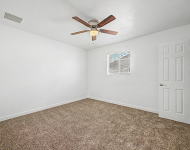 3519 W Orchid Lane - Photo Thumbnail 17