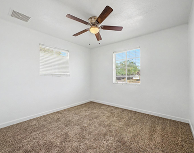 3519 W Orchid Lane - Photo Thumbnail 19